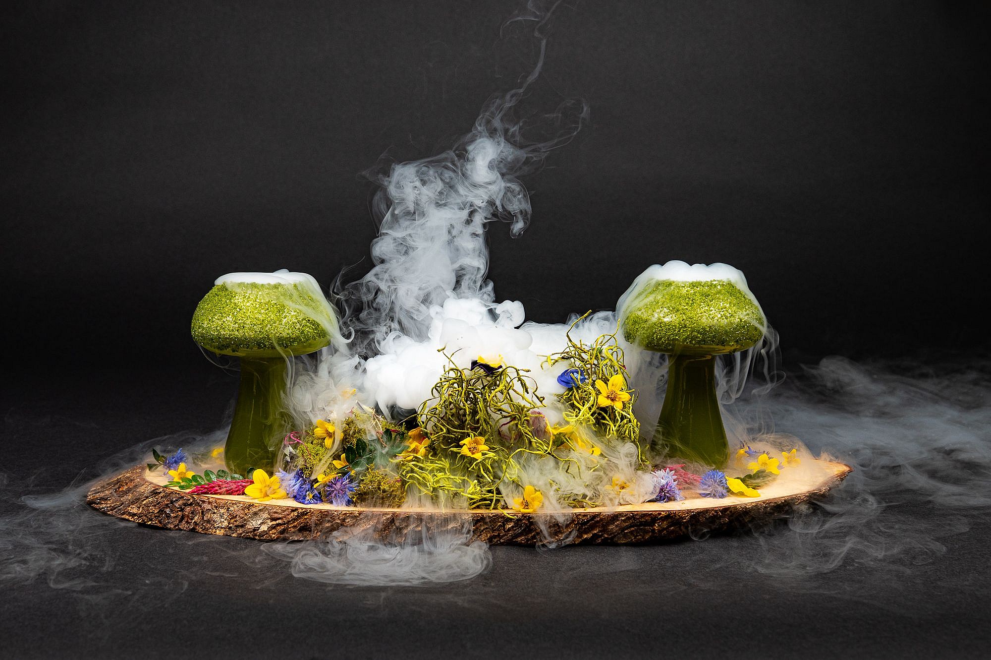 Easy's Cocktail Lounge