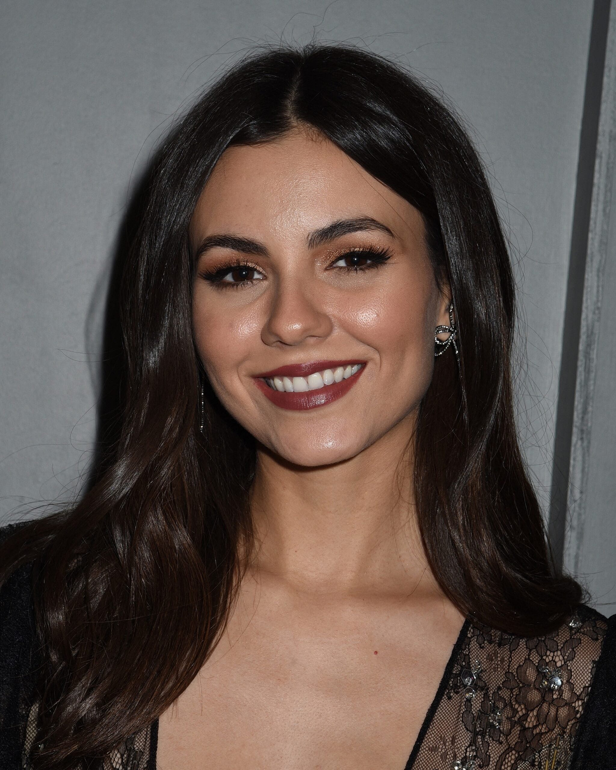 Victoria Justice smiling