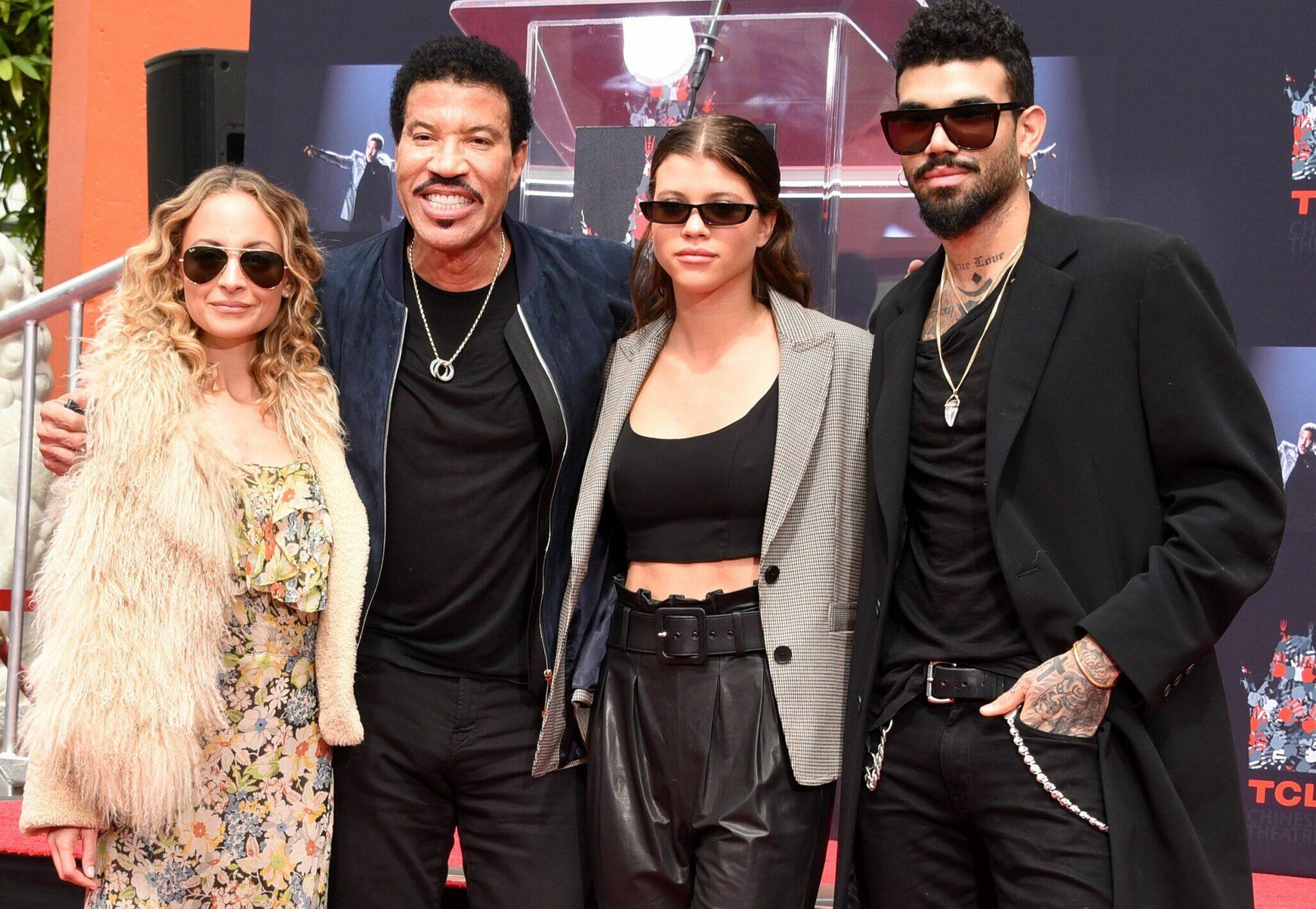 Lionel Richie Handprints and Footprints at the Lionel Richie Hand and Footprints Ceremony at the TCL Chinese Theatre on March 7, 2018 in Hollywood, Ca. Pictured: Nicole Richie, Lionel Richie, Sofia Richie and Miles Richie.