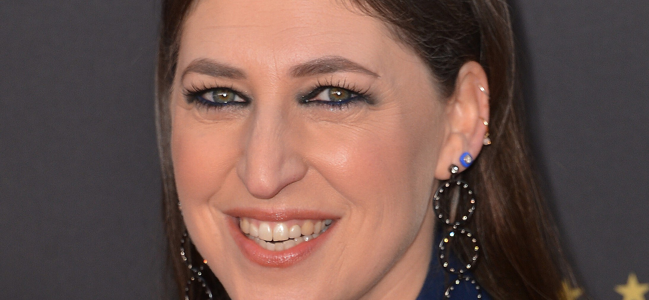 Mayim Bialik at the 27th Critics' Choice Awards, Arrivals, Los Angeles 13 March 2022