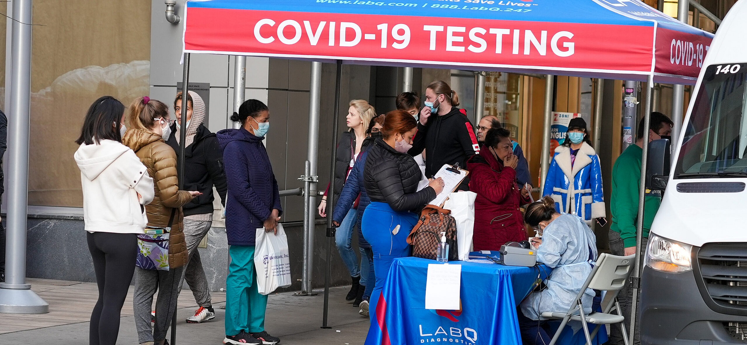 Covid 19 crisis in the theatre district of New York City, US - 17 Dec 2021