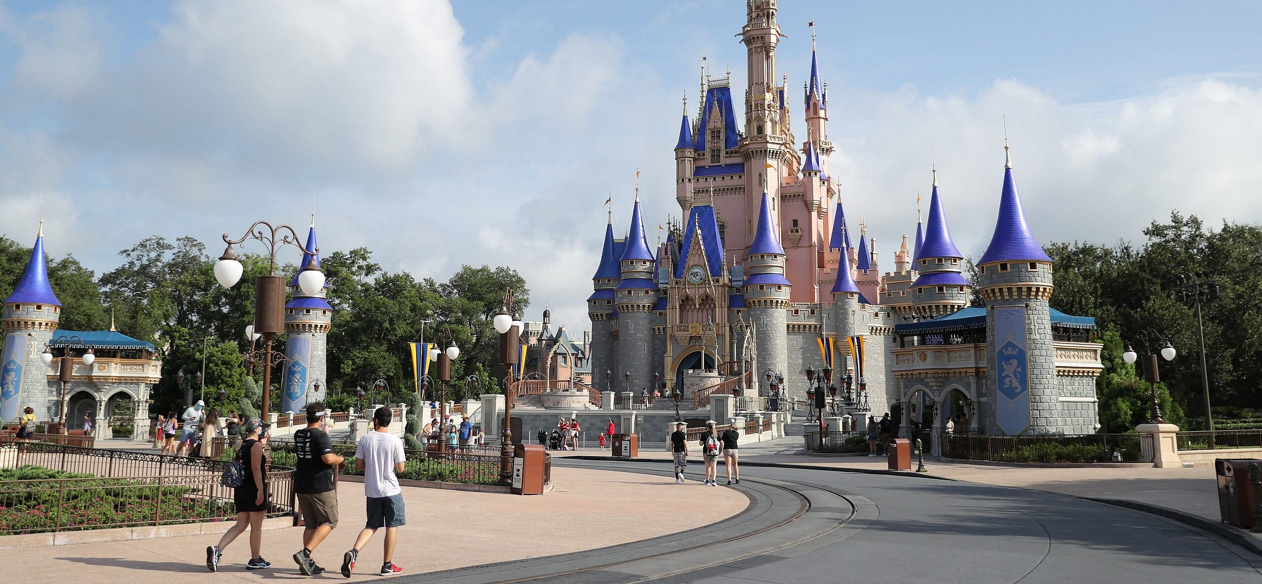 Disney Parks Promises To 'Simplify' New Genie+ Service