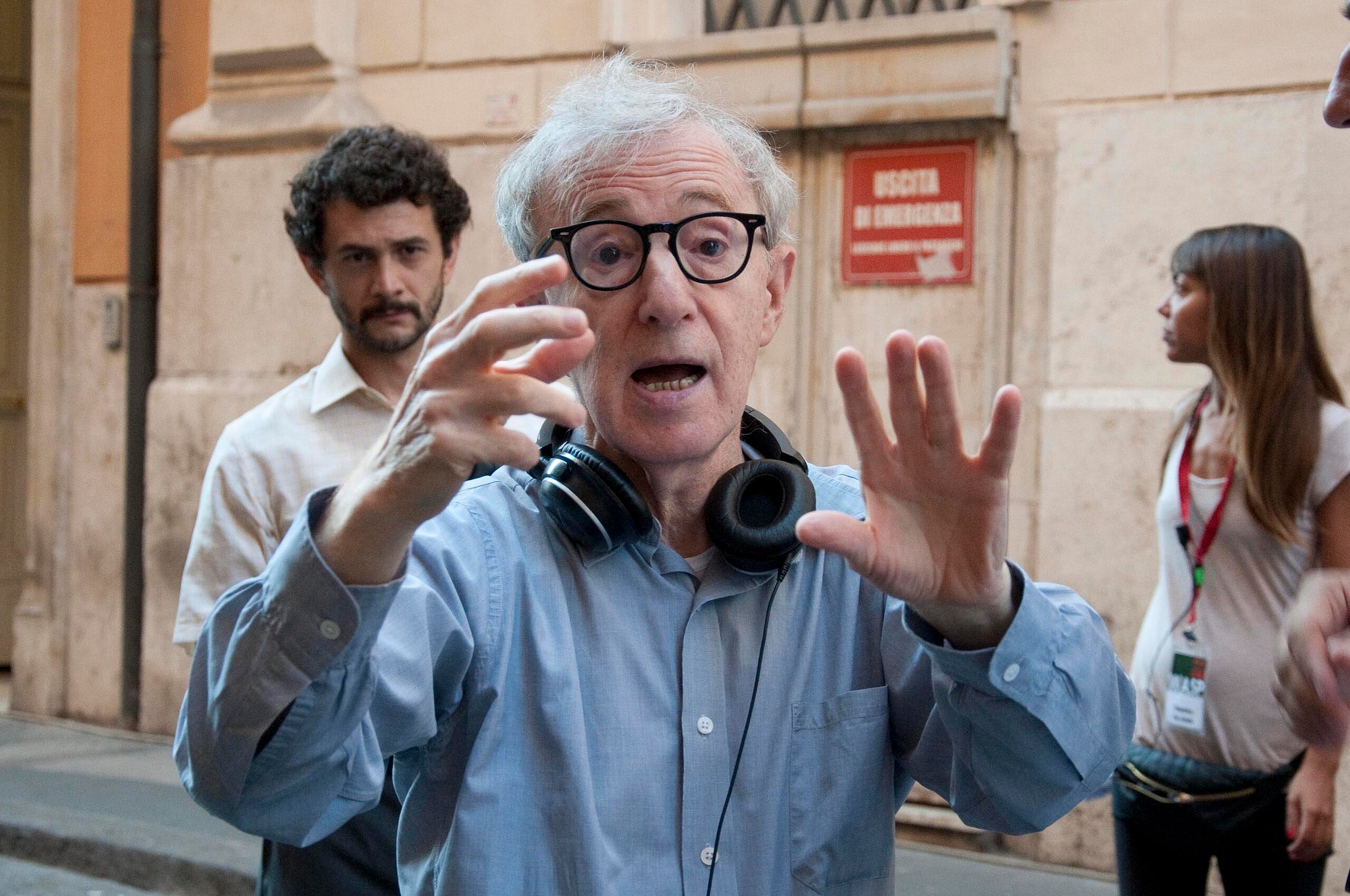 Alec Baldwin comes to Woody Allen apos s defense on Twitter against rape allegations