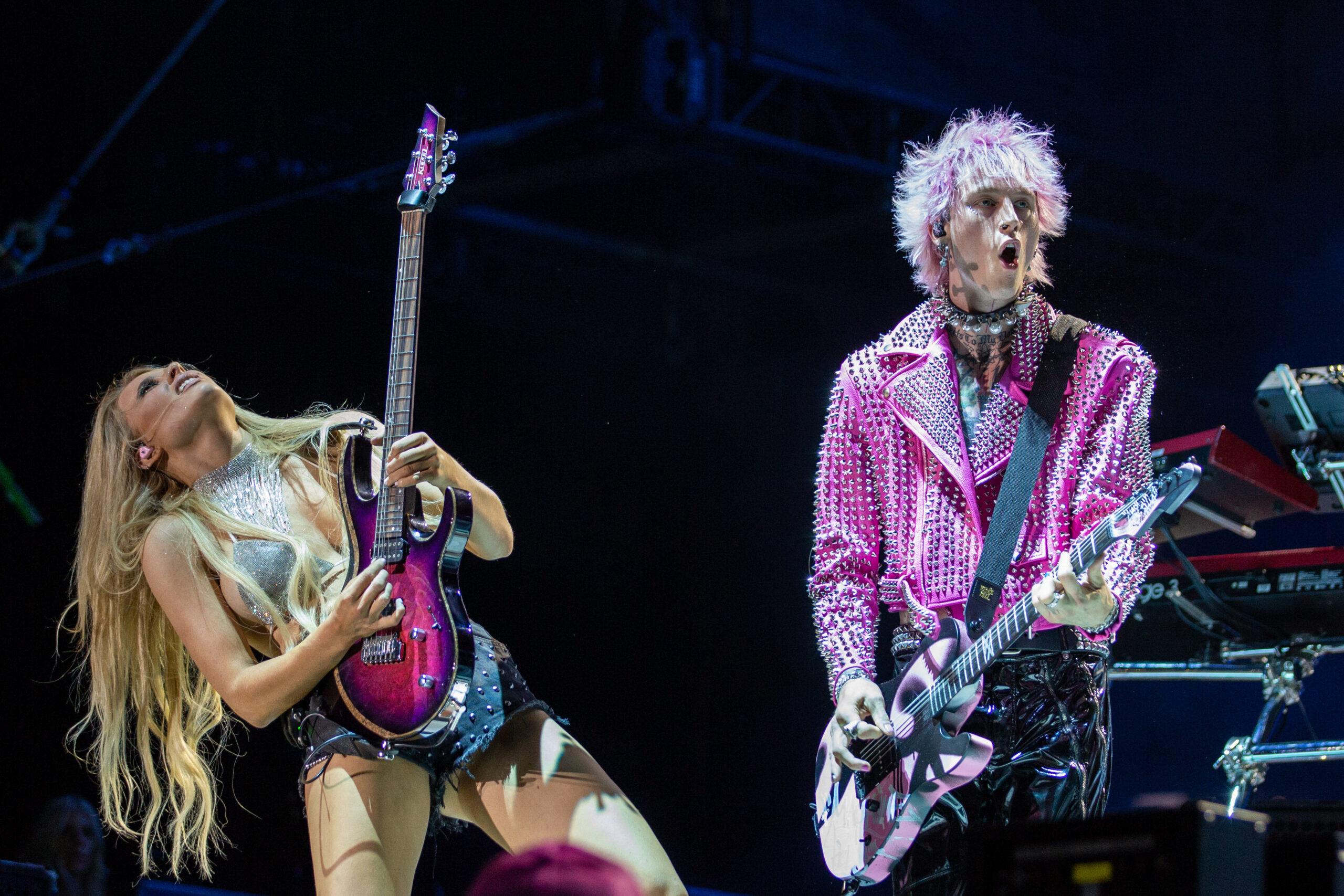 Sophie Lloyd and Machine Gun Kelly at 2022 Lollapalooza in Chicago