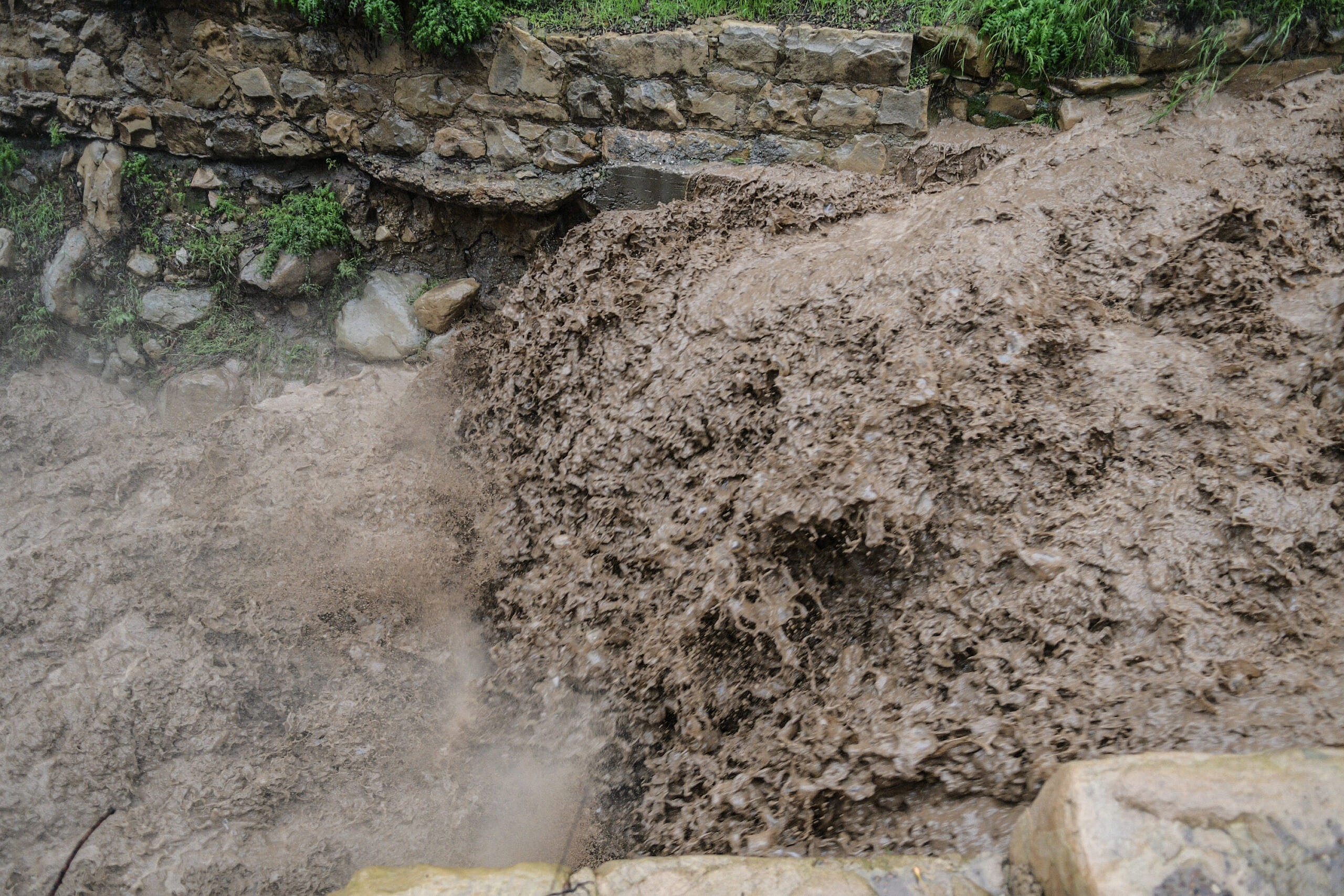 Entire area of Montecito the home town of Prince Harry and Meghan is ordered to evacuate and Santa Barbara residents are warned to shelter-in-place as powerful storm slams into California