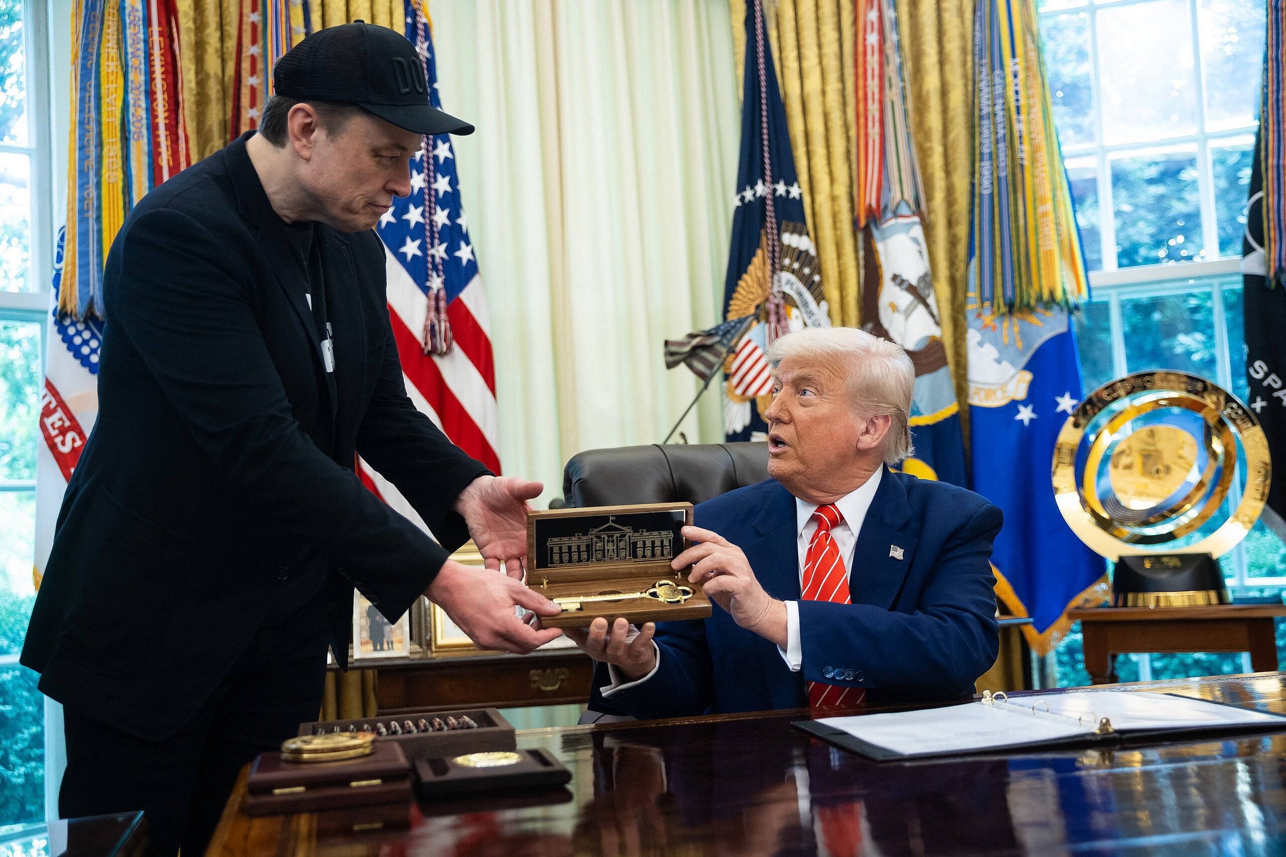 Elon Musk and Donald Trump at the Oval Office