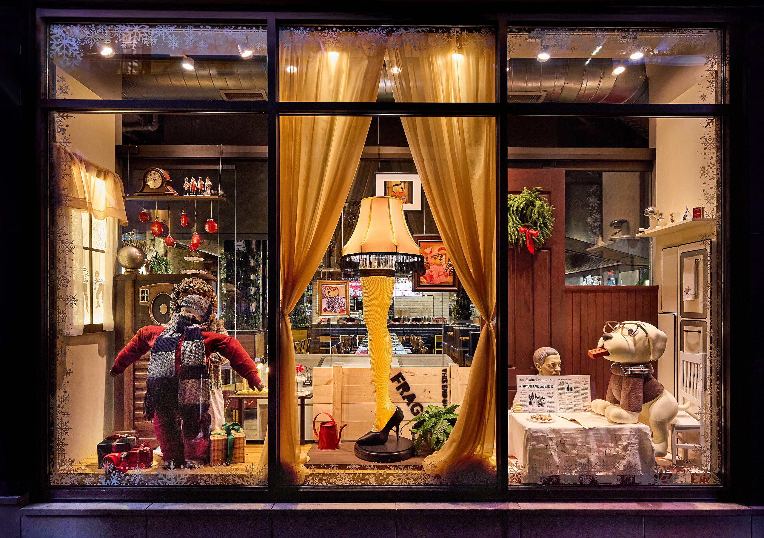 Leg lamp in Raising Cane's window