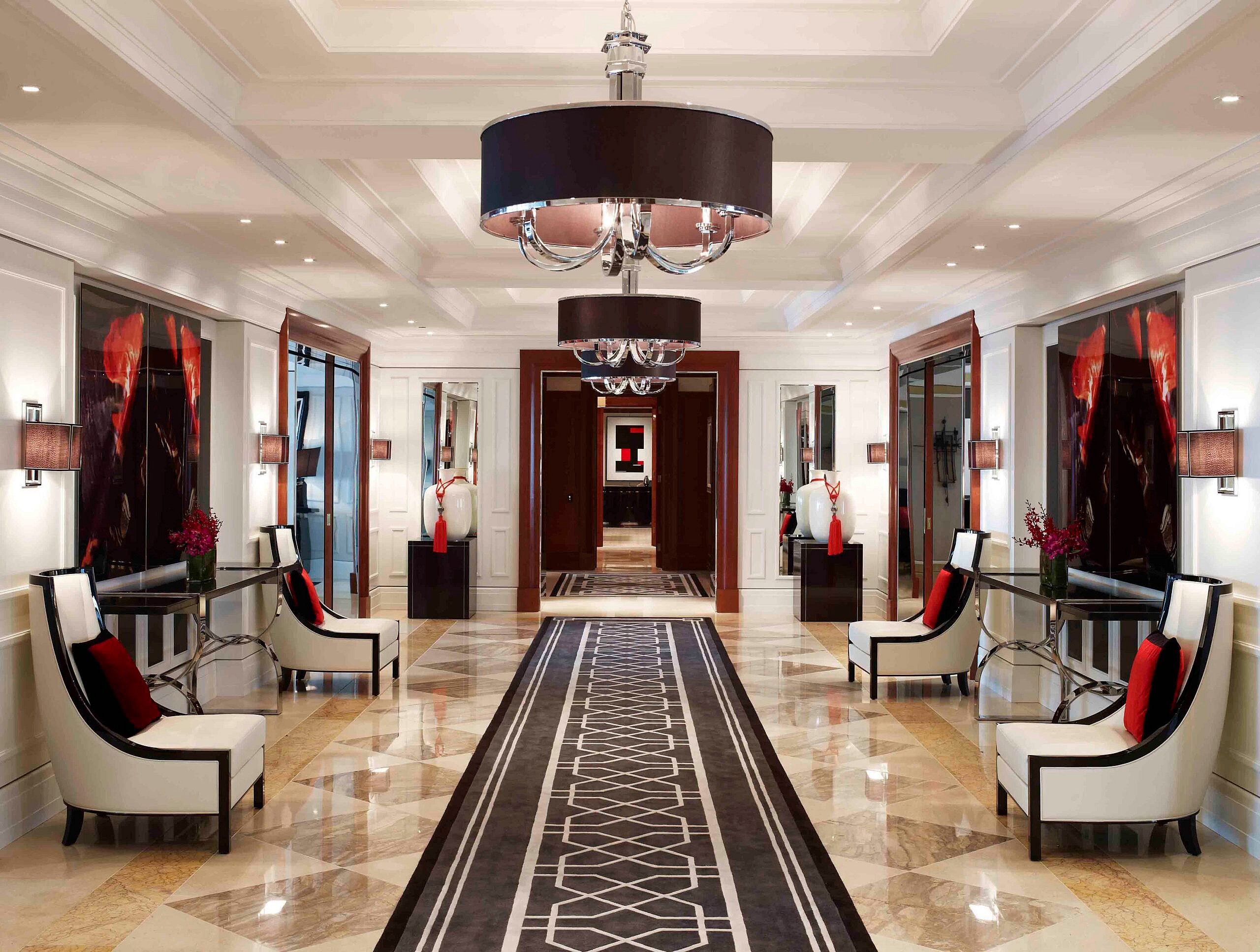 Taylor Swift & Travis Kelce Stay in $25,000 Per NIGHT Penthouse Suite [PHOTOS]