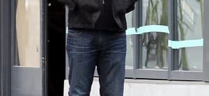 SEANN WILLIAM SCOTT STROLLIN IN THE WEST VILLAGE.