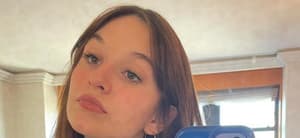 Ella Wahlberg takes a selfie.