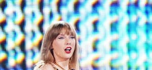 Taylor Swift performs in Arlington Texas