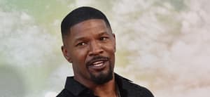 Jamie Foxx Spotted In Public Returning Lost Purse To A Woman After Recovering From A Mystery Illness