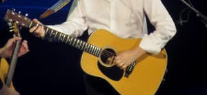 Paul McCartney sends a apos heart apos to wife Nancy Shevell while performing in Canada