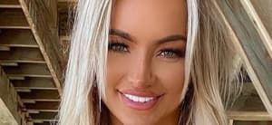 Lindsey Pelas close up