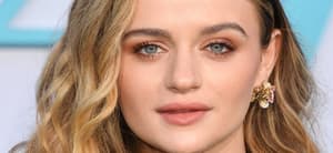 Joey King close up