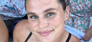 Ilona Maher takes a selfie