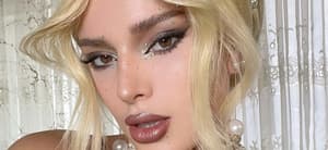 Bella Thorne close up