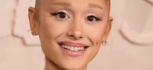 Ariana Grande close up