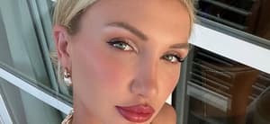 Gabby Epstein selfie