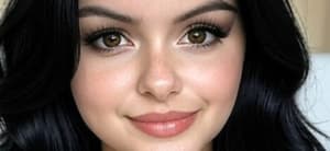 Ariel Winter close up