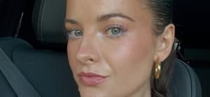 Brooke Hyland selfie
