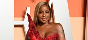 Mary J. Blige smiling