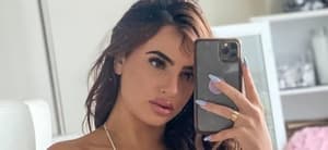 Ariana Isabel mirror selfie