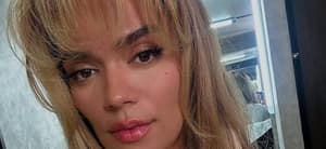 Karol G selfie