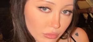 Noah Cyrus close up