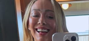 Hilary Duff mirror selfie