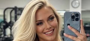 Deanna Ritter takes selfie in gym