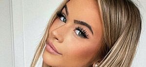 Emily Elizabeth takes a selfie.