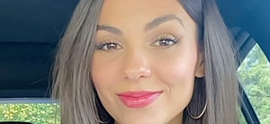 Victoria Justice in her car