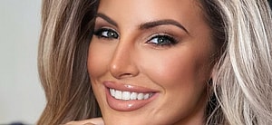 Ashley Alexiss close up