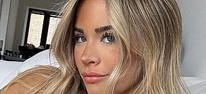 Emily Elizabeth snaps a selfie.