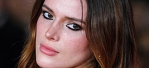 Bella Thorne close up