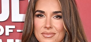 Jessie James Decker close up