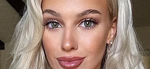 Veronika Rajek snaps a selfie.