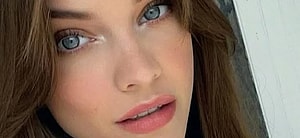 Barbara Palvin close up