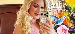 Heidi Montag selfie
