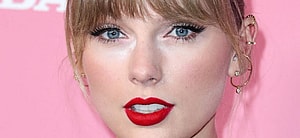 Taylor Swift close up