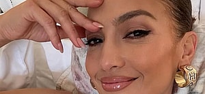 Jennifer Lopez selfie