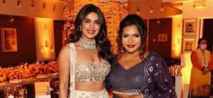Priyanka Chopra and Mindy Kaling smiling