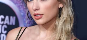 Taylor Swift at the 2019 American Music Awards - Arrivals