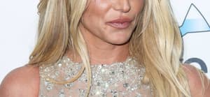 Britney Spears wearing Giuseppe Zanotti Harmony Sandals arrives at the 4th Annual Hollywood Beauty Awards