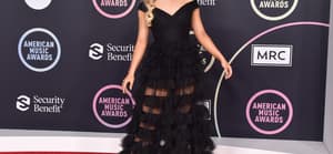 JoJo Siwa at the 2021 American Music Awards - Arrivals
