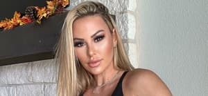 Kindly Myers shows off her conceal carry leggings