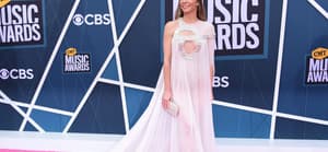 LeAnn Rimes Postpones Shows To 2023 Due To Vocal Chords Injury
