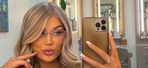 Eve Gale snaps a selfie