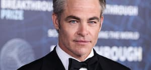 Chris Pine Poses At 9th Annual Breakthrough Prize Ceremony